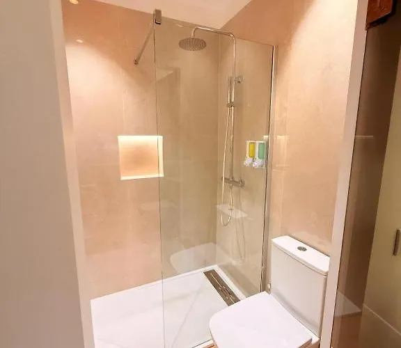 Center Iii * Funchal