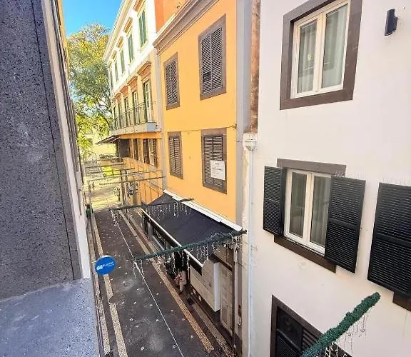 Center Iii Apartment