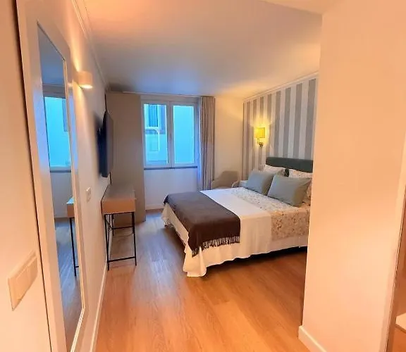 Center Iii Apartment *